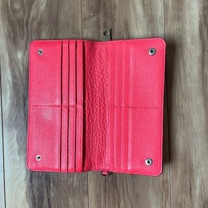 Kate Spade Wallet in Fuschia